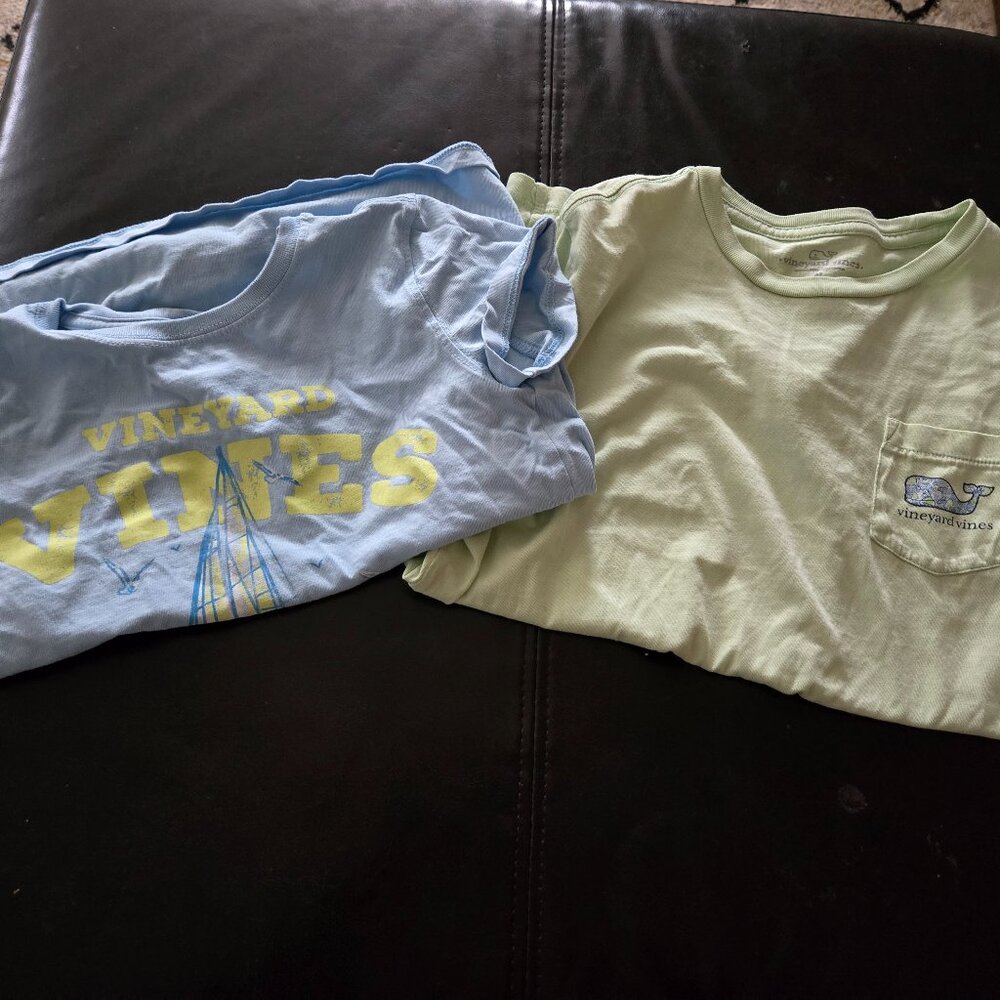 Girls Vineyard Vines shirts size medium